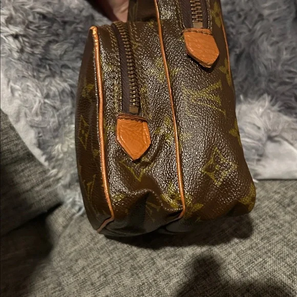 Louis Vuitton Authentic Rare Eclair LV mini crossbody - Picture 2 of 11